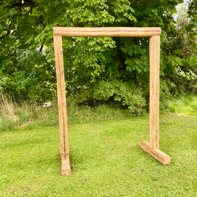 Traubogen aus alten Holzbalken